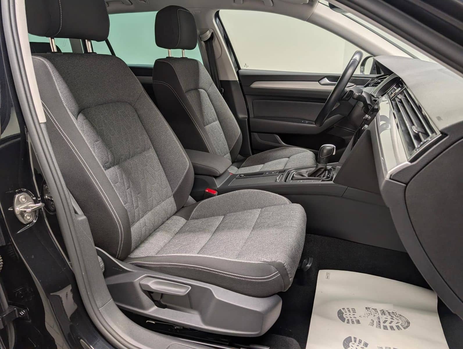 Volkswagen Passat Variant LED/Navi/Massage/AHK/SHZ/Kam/ACC foto 11