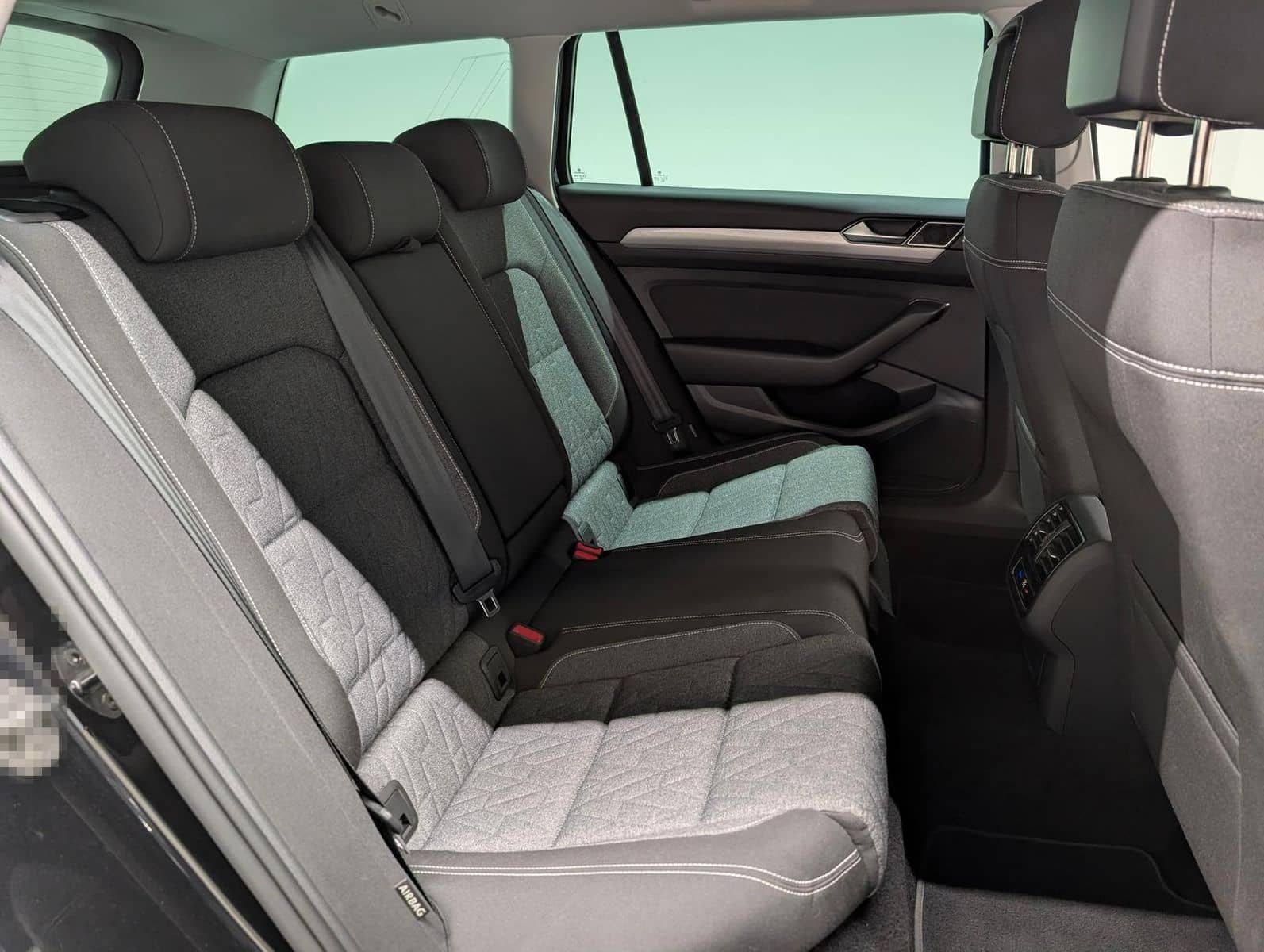 Volkswagen Passat Variant LED/Navi/Massage/AHK/SHZ/Kam/ACC foto 12