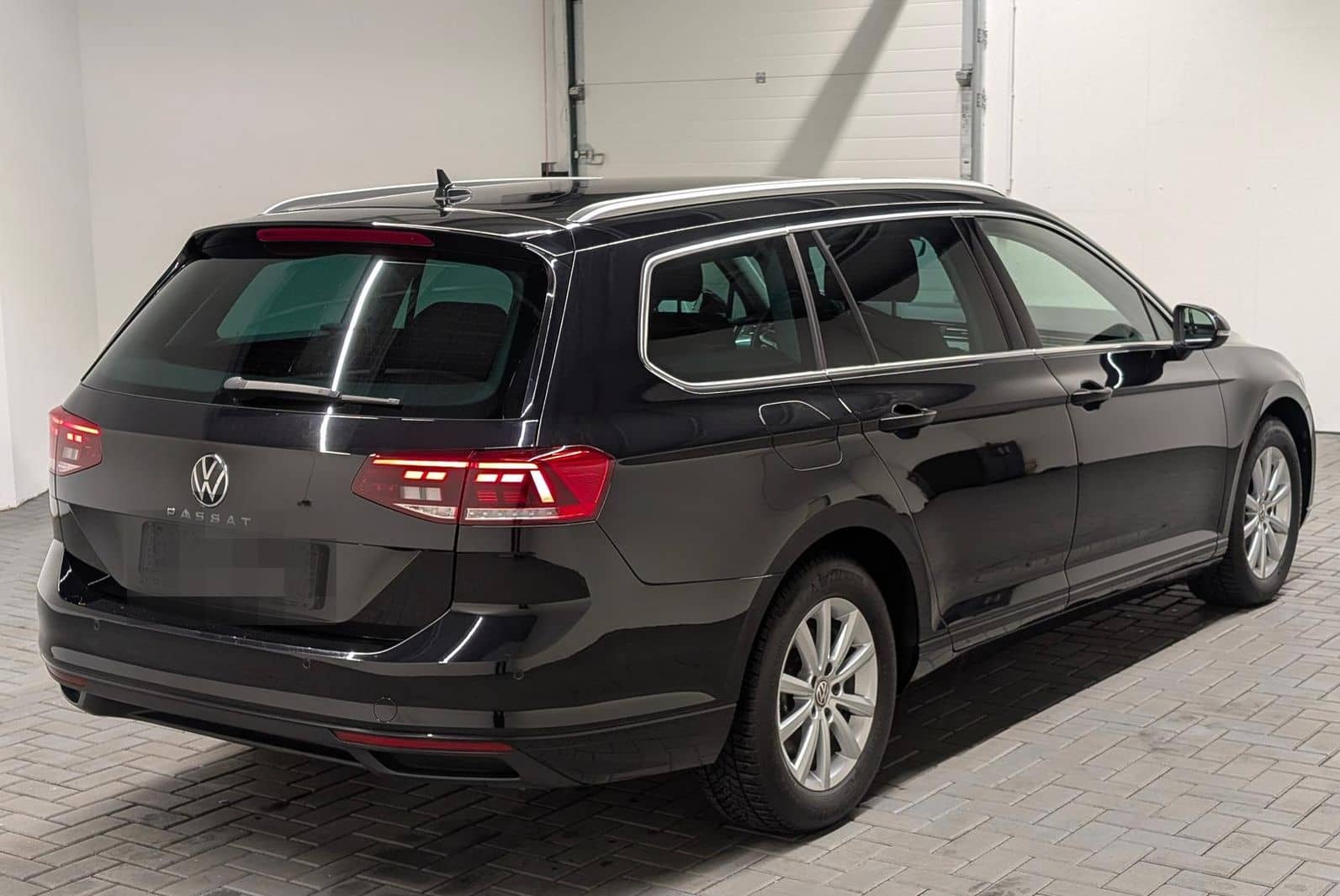 Volkswagen Passat Variant LED/Navi/Massage/AHK/SHZ/Kam/ACC foto 4