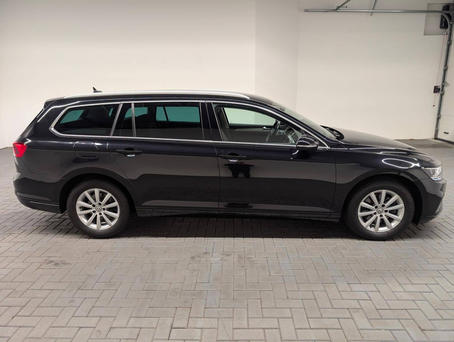 Volkswagen Passat Variant LED/Navi/Massage/AHK/SHZ/Kam/ACC foto 5