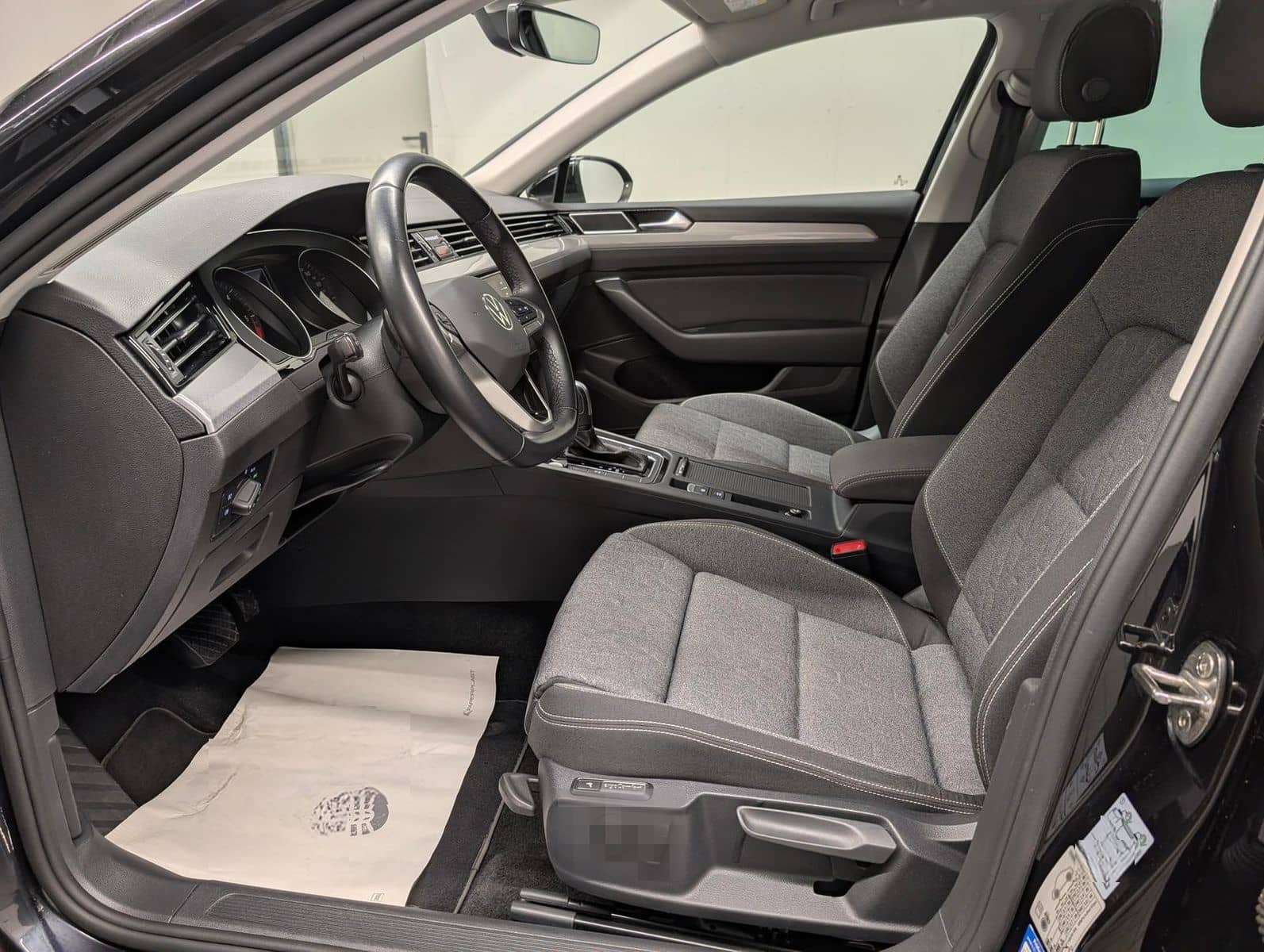 Volkswagen Passat Variant LED/Navi/Massage/AHK/SHZ/Kam/ACC foto 9