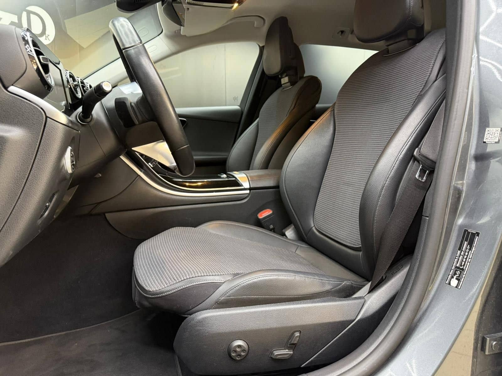 Mercedes-Benz C 200 d T 9G Avantg NIGHT+LEDER+LED+NAVI+SHZ+KAM foto 8