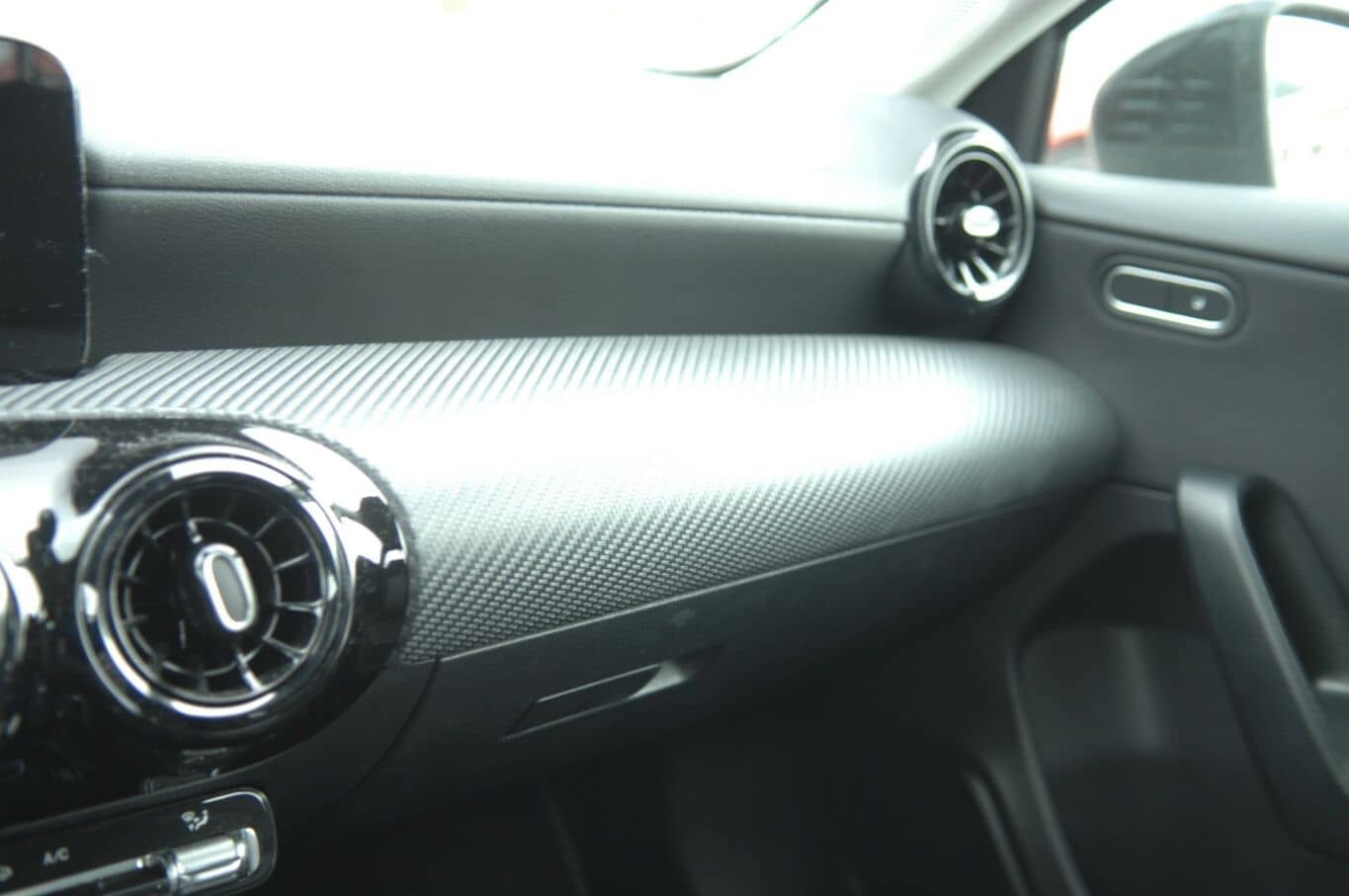 Mercedes-Benz A 180 Automatik DISTRONIC Navi LED Klimaautomati foto 15