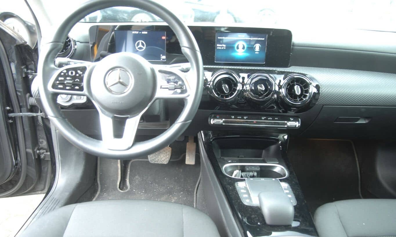 Mercedes-Benz A 180 Automatik DISTRONIC Navi LED Klimaautomati foto 10