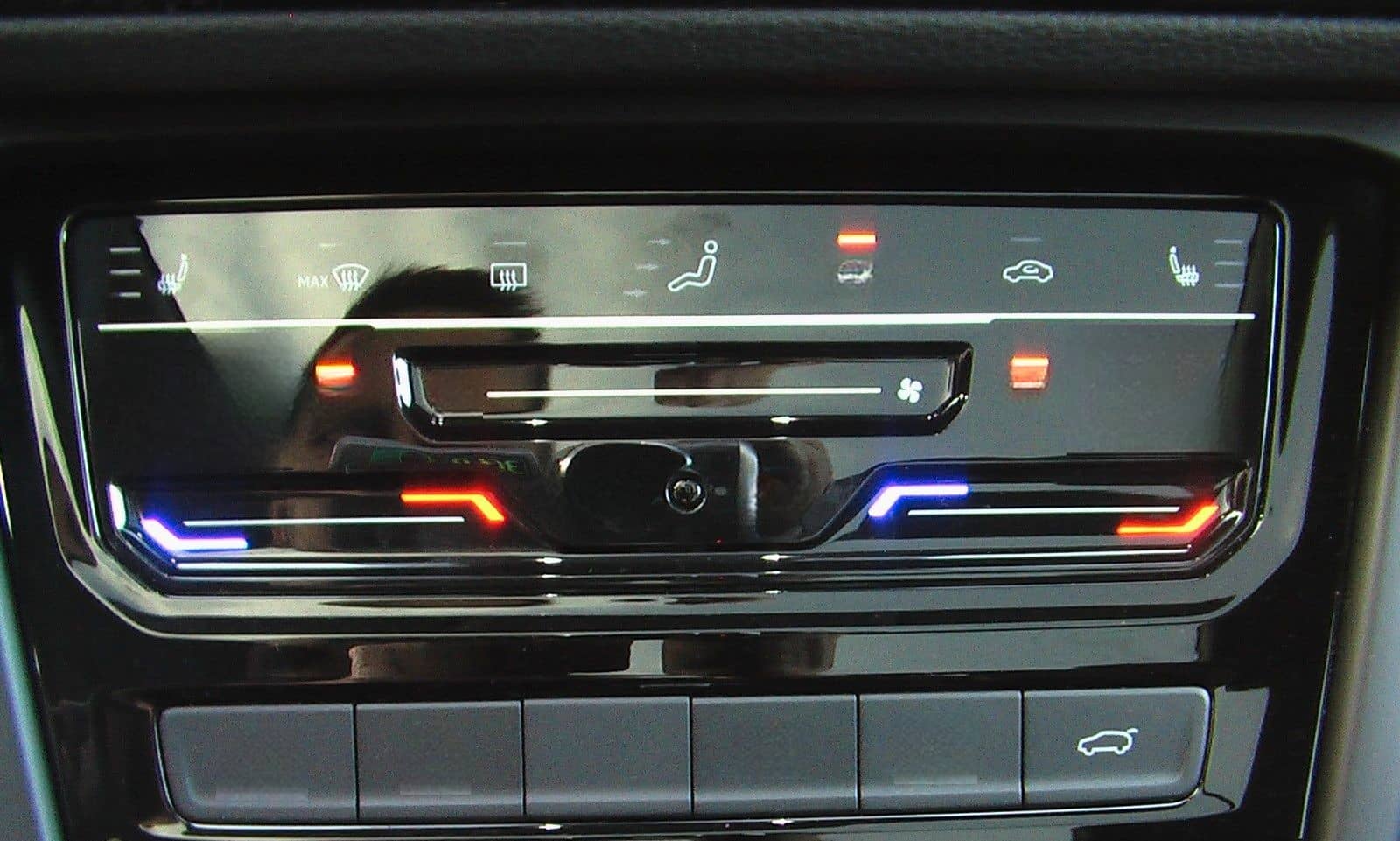 Volkswagen Touran Highline R-Line PANO*AHK*ERGO*FAMILY*7-SI foto 11