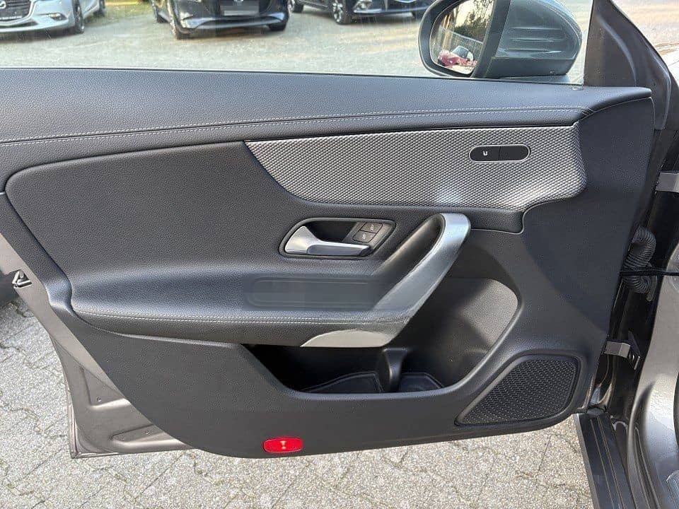 Mercedes-Benz CLA 180d Shooting Brake, Progressive , LEDER, NA foto 3