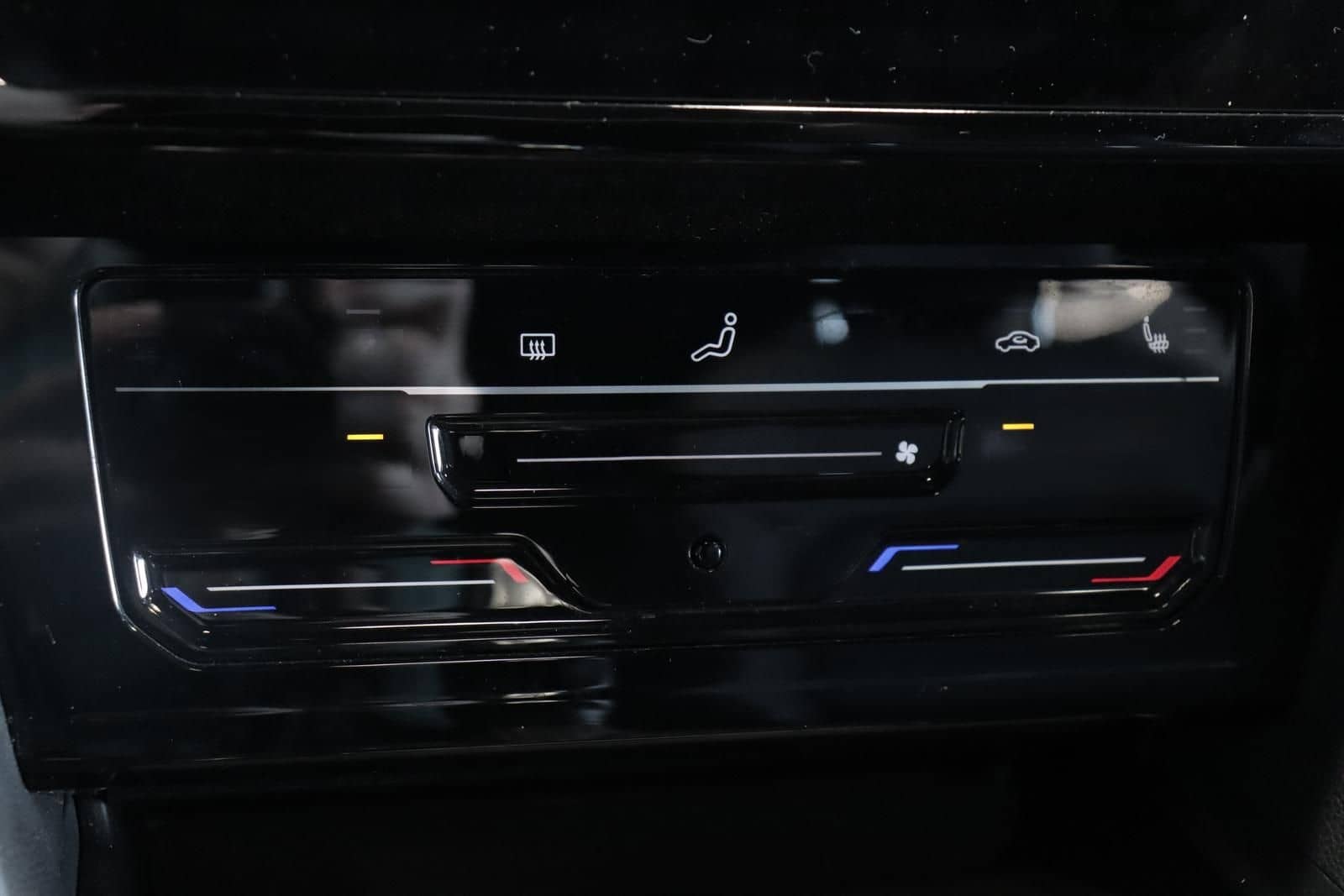 Volkswagen Passat Variant 2.0 TDI Business*R-LINE*PANO*AHK* foto 15