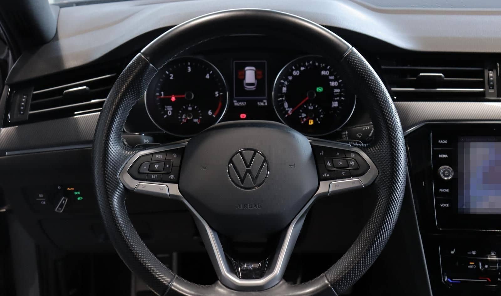 Volkswagen Passat Variant 2.0 TDI Business*R-LINE*PANO*AHK* foto 17