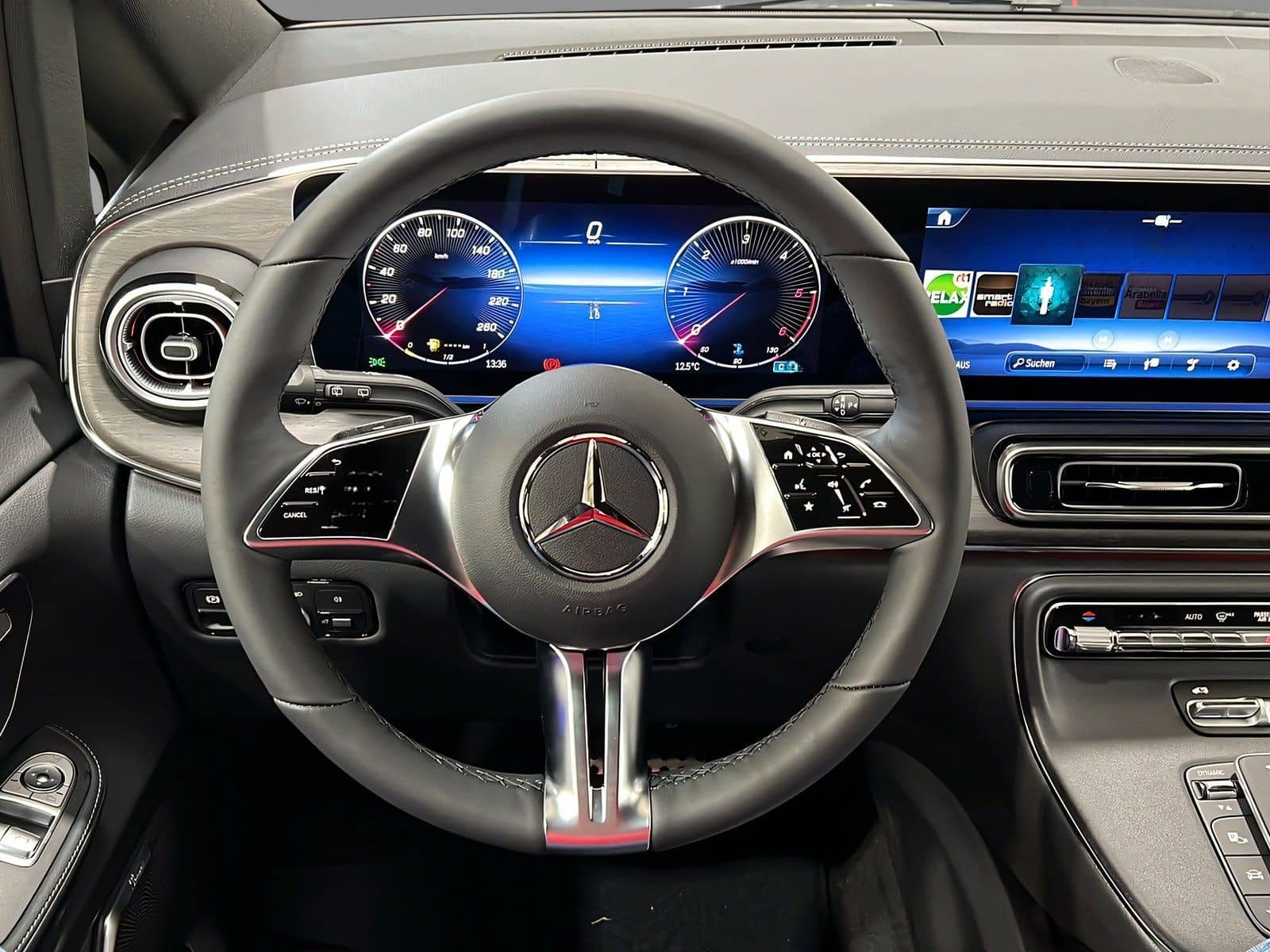 Mercedes-Benz V 300 d extralang AVANTGARDE+AMG+DISTR+Burmester foto 11