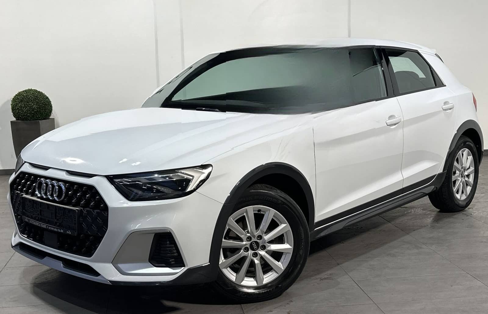 Audi A1 30 TFSI City Carver S-Line NAV+LED+V-COCKPIT foto 1