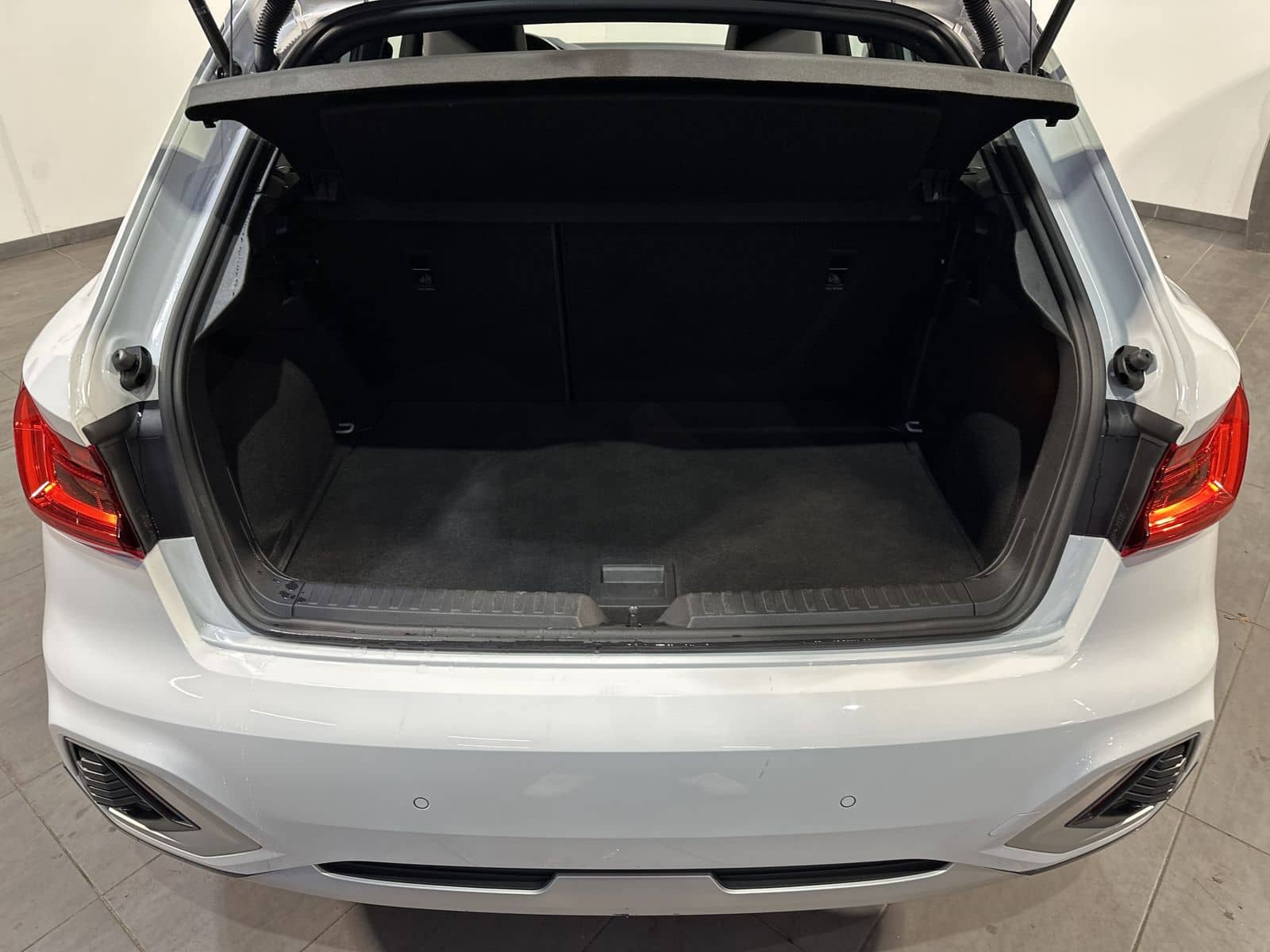 Audi A1 30 TFSI City Carver S-Line NAV+LED+V-COCKPIT foto 6