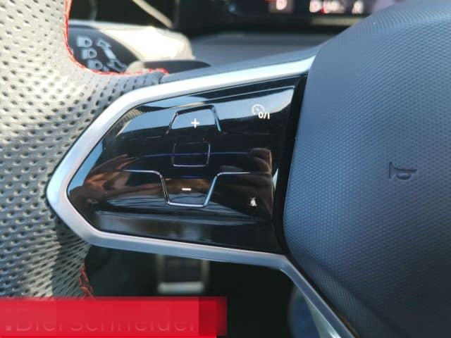 Volkswagen Golf 8 GTI 2.0 TSI DSG Clubsport ACC MATRIX NAVI foto 18