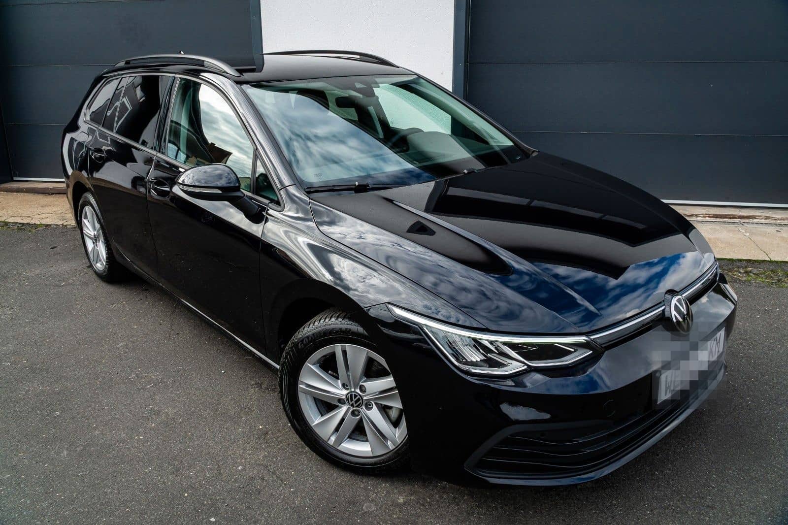 Volkswagen Golf VIII - 1.0Tsi/6gang/Kamera/Virtual/Led/Navi foto 1