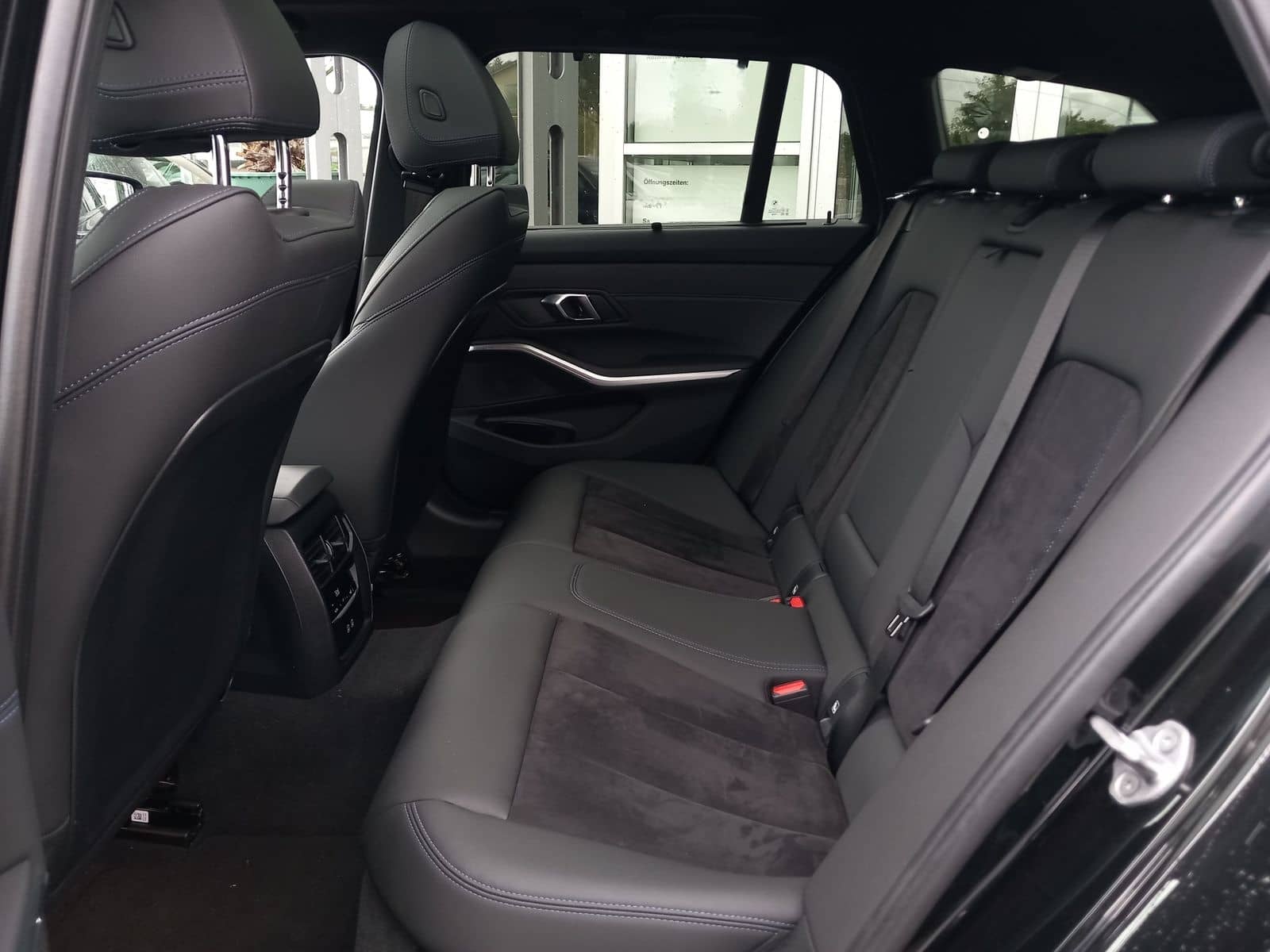 BMW 320d Touring Aut MSport AHK Panorama LED DriveAs foto 12