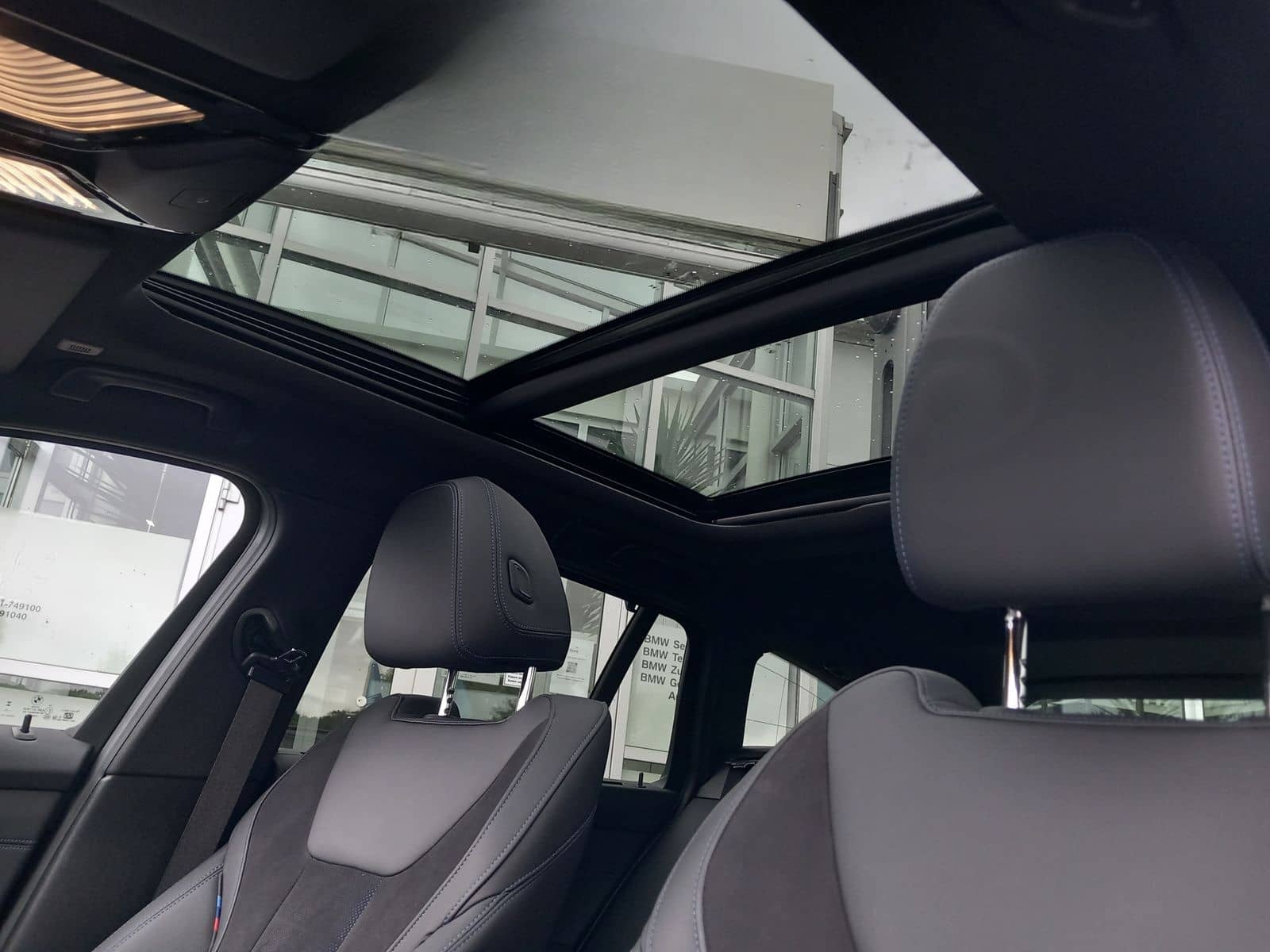 BMW 320d Touring Aut MSport AHK Panorama LED DriveAs foto 9