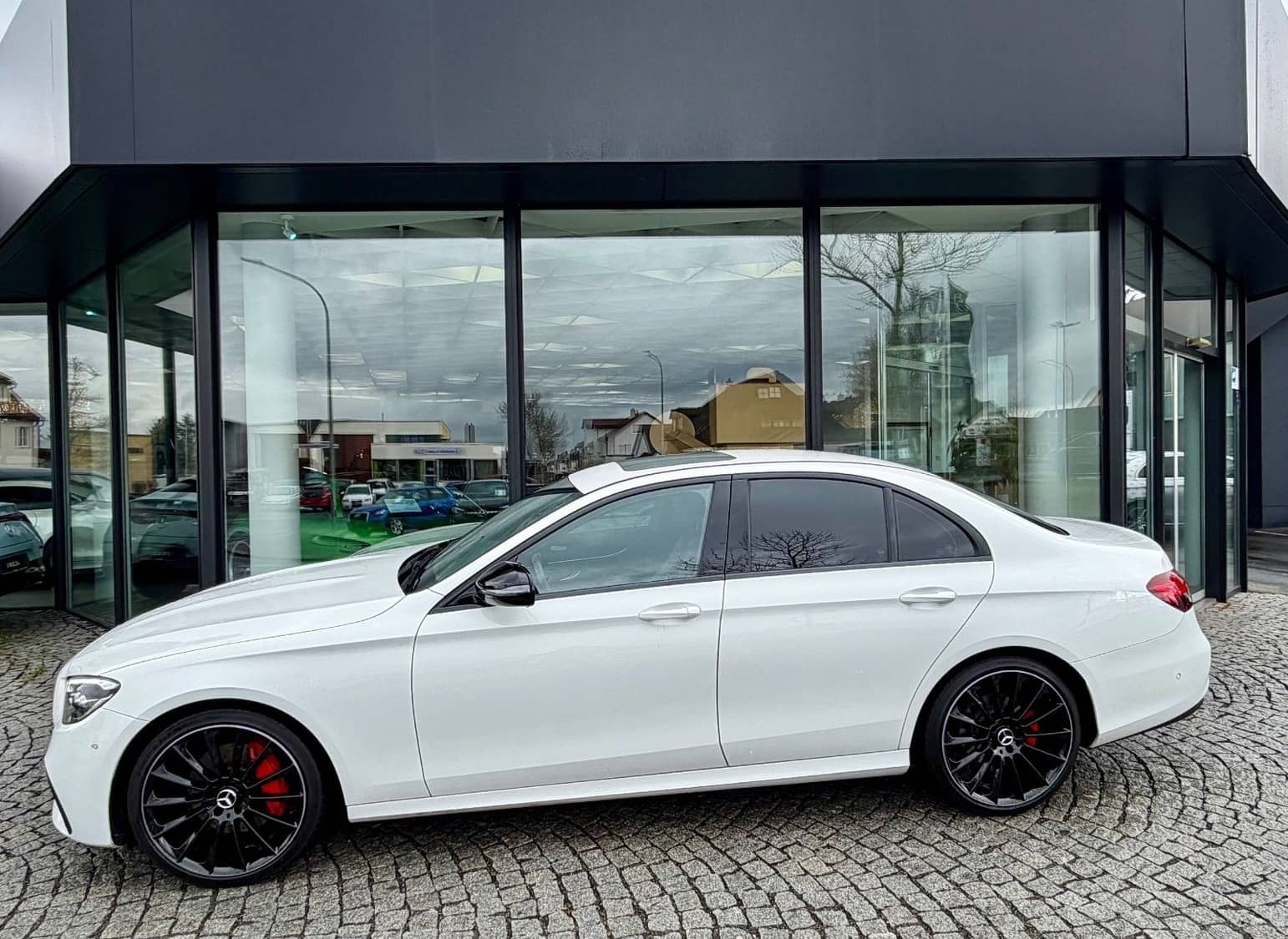 Mercedes-Benz E 220d AMG, LED, Kamera, Night, Totwinkel, GLSD, foto 1