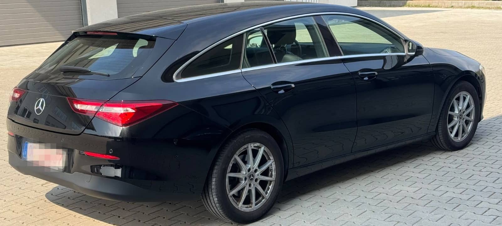 Mercedes-Benz CLA 180 Shooting Brake Motor 1,332 cm  Coc Leder foto 2