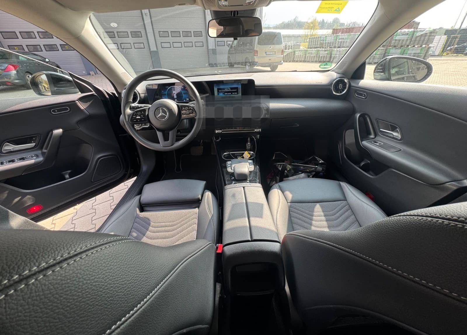 Mercedes-Benz CLA 180 Shooting Brake Motor 1,332 cm  Coc Leder foto 11