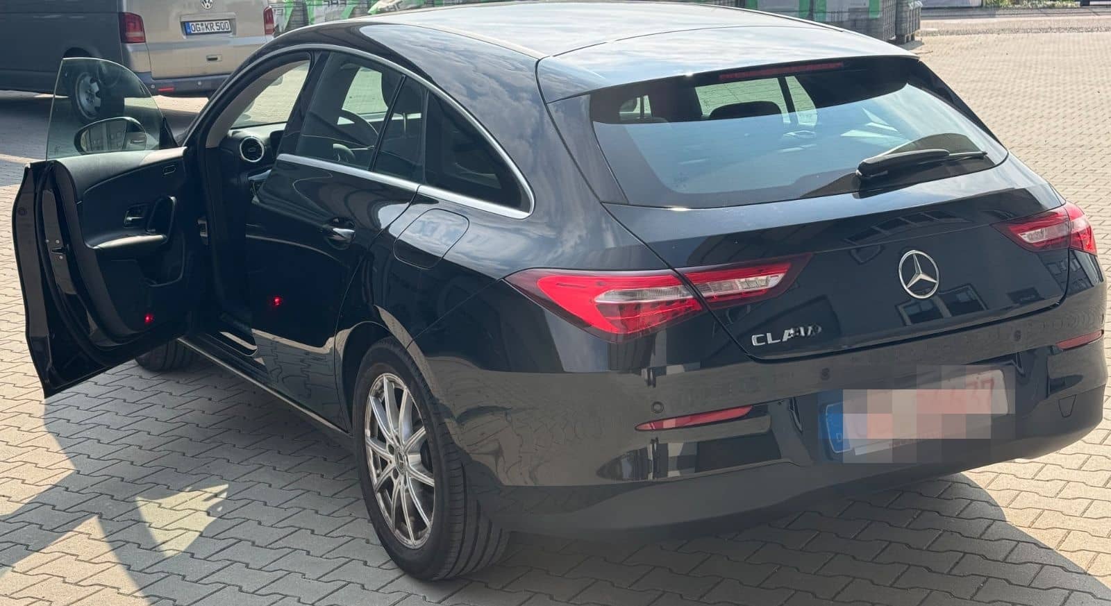 Mercedes-Benz CLA 180 Shooting Brake Motor 1,332 cm  Coc Leder foto 13