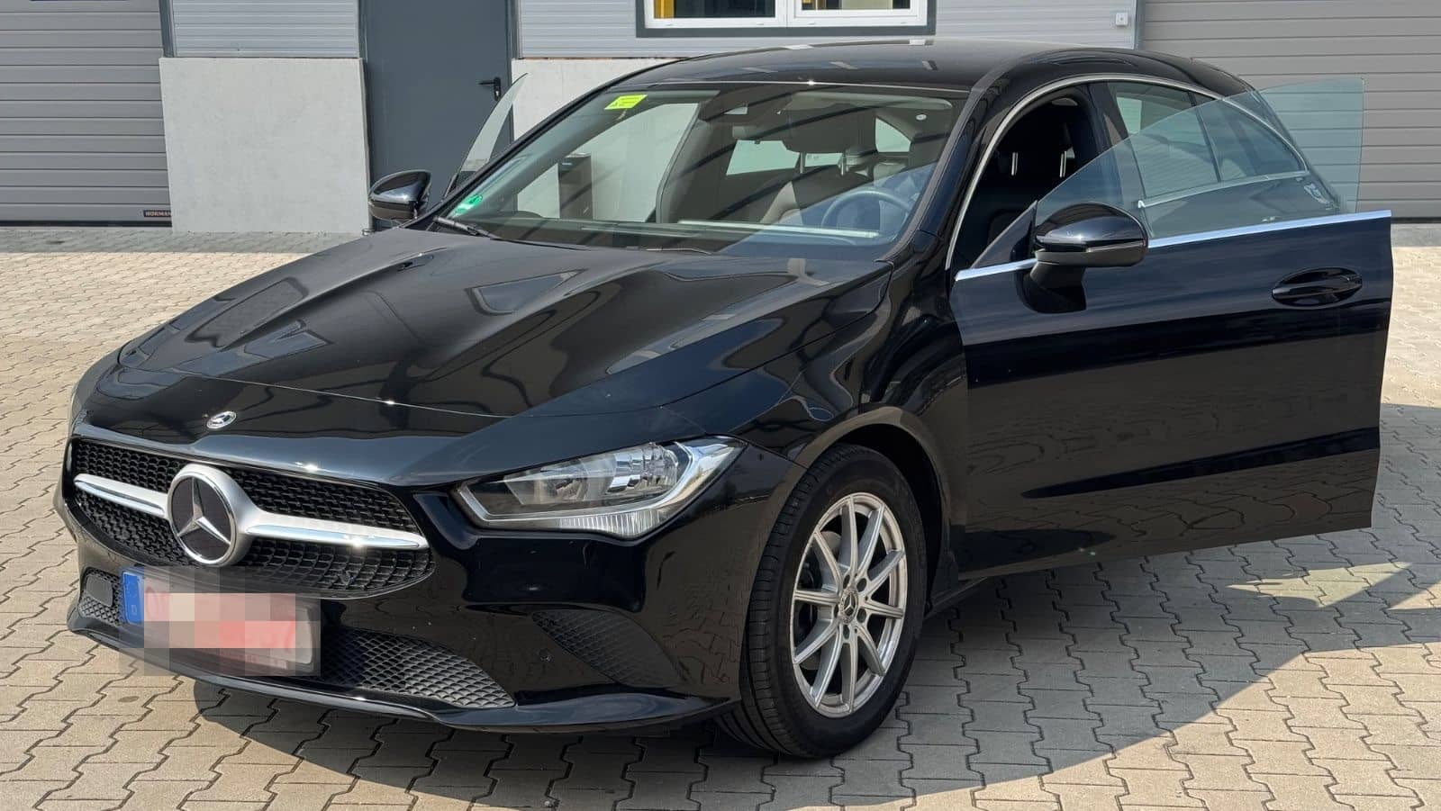 Mercedes-Benz CLA 180 Shooting Brake Motor 1,332 cm  Coc Leder foto 16