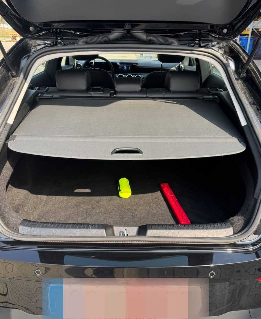 Mercedes-Benz CLA 180 Shooting Brake Motor 1,332 cm  Coc Leder foto 6