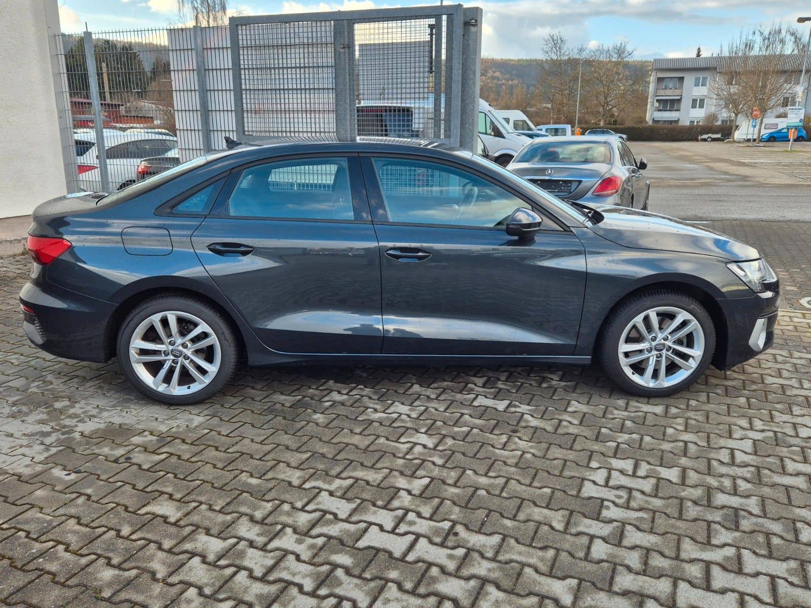 Audi A3 30 TFSI Limo advanced 1.Hand LED SHZ SPUR AHK foto 8