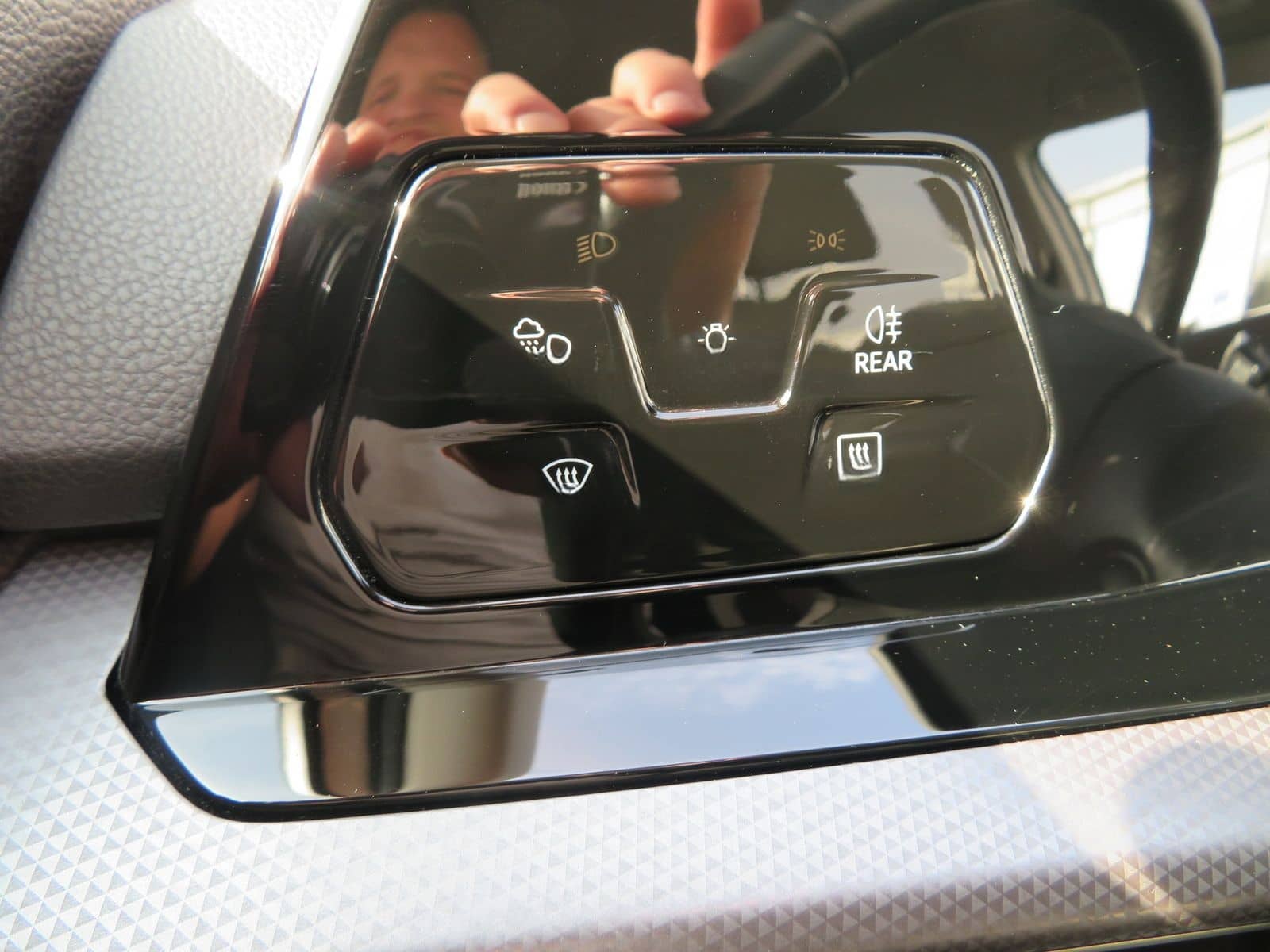 Volkswagen Golf VIII 2.0 TDI Active DSG LED Nav Ahk Rfk 16' foto 17