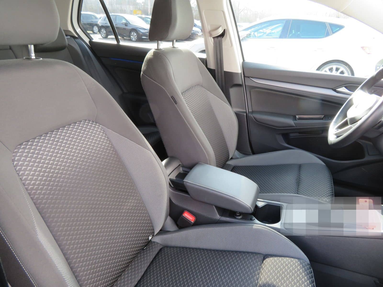 Volkswagen Golf VIII 2.0 TDI Active DSG LED Nav Ahk Rfk 16' foto 9