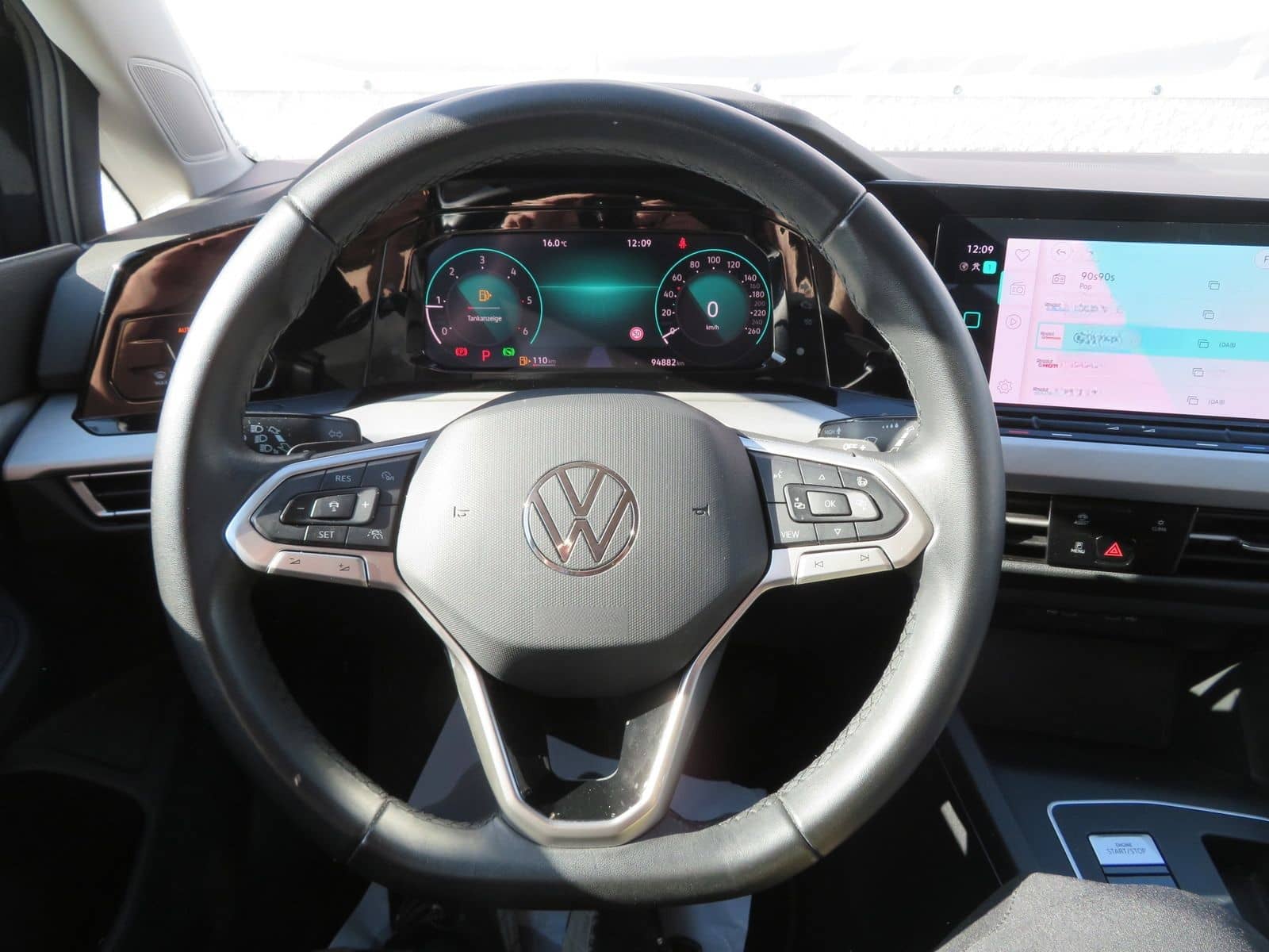 Volkswagen Golf VIII Variant 2.0 TDI Life DSG LED Navi Ahk foto 12