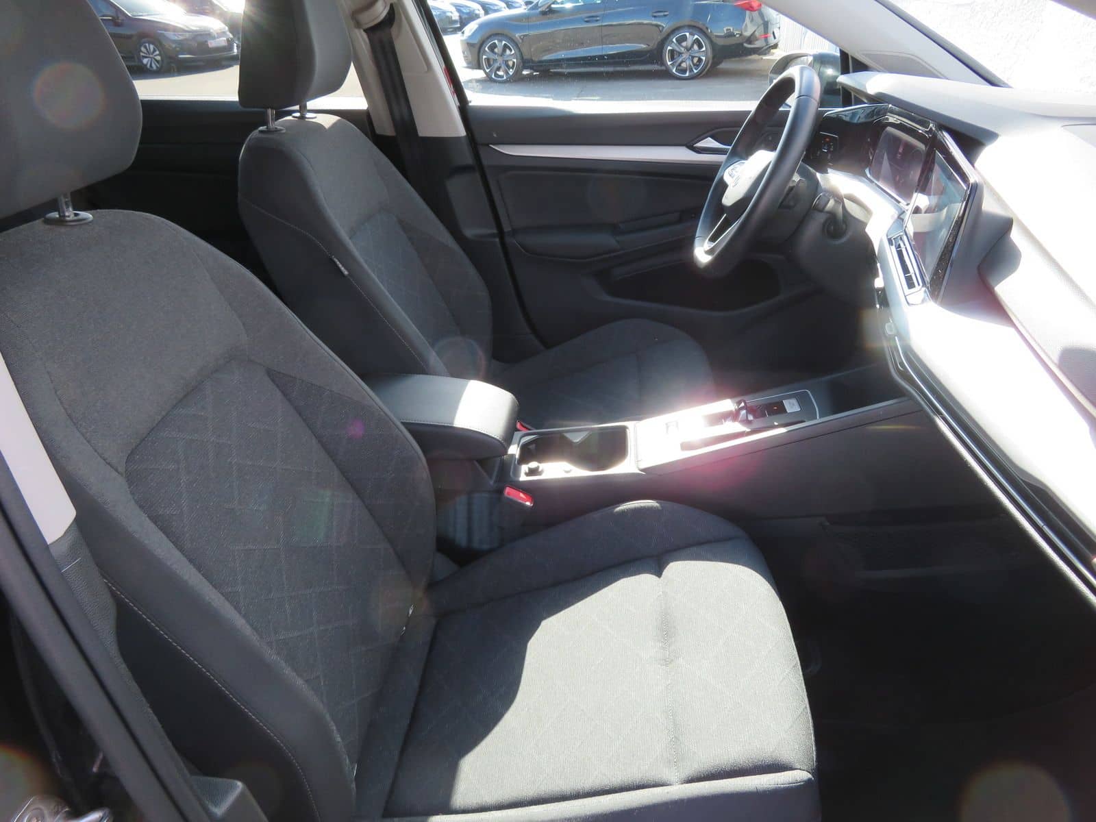 Volkswagen Golf VIII Variant 2.0 TDI Life DSG LED Navi Ahk foto 9