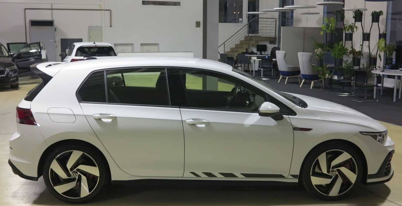 Volkswagen Golf VIII GTI 2.0 TSI OPF DSG7 Clubsport LM18 foto 13