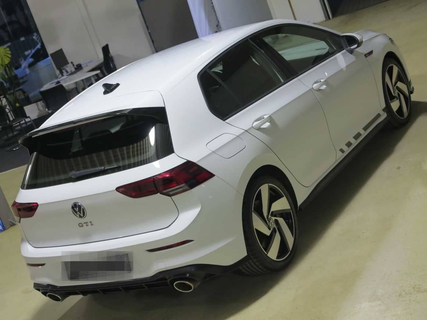 Volkswagen Golf VIII GTI 2.0 TSI OPF DSG7 Clubsport LM18 foto 3