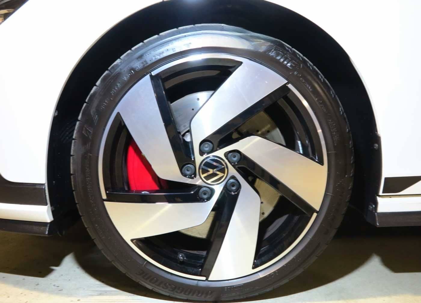 Volkswagen Golf VIII GTI 2.0 TSI OPF DSG7 Clubsport LM18 foto 21