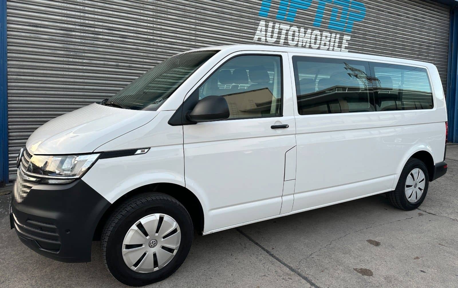 Volkswagen T6.1 Transporter*LANG*9-SITZE*2xKLIMA*PDC*AHK* foto 1