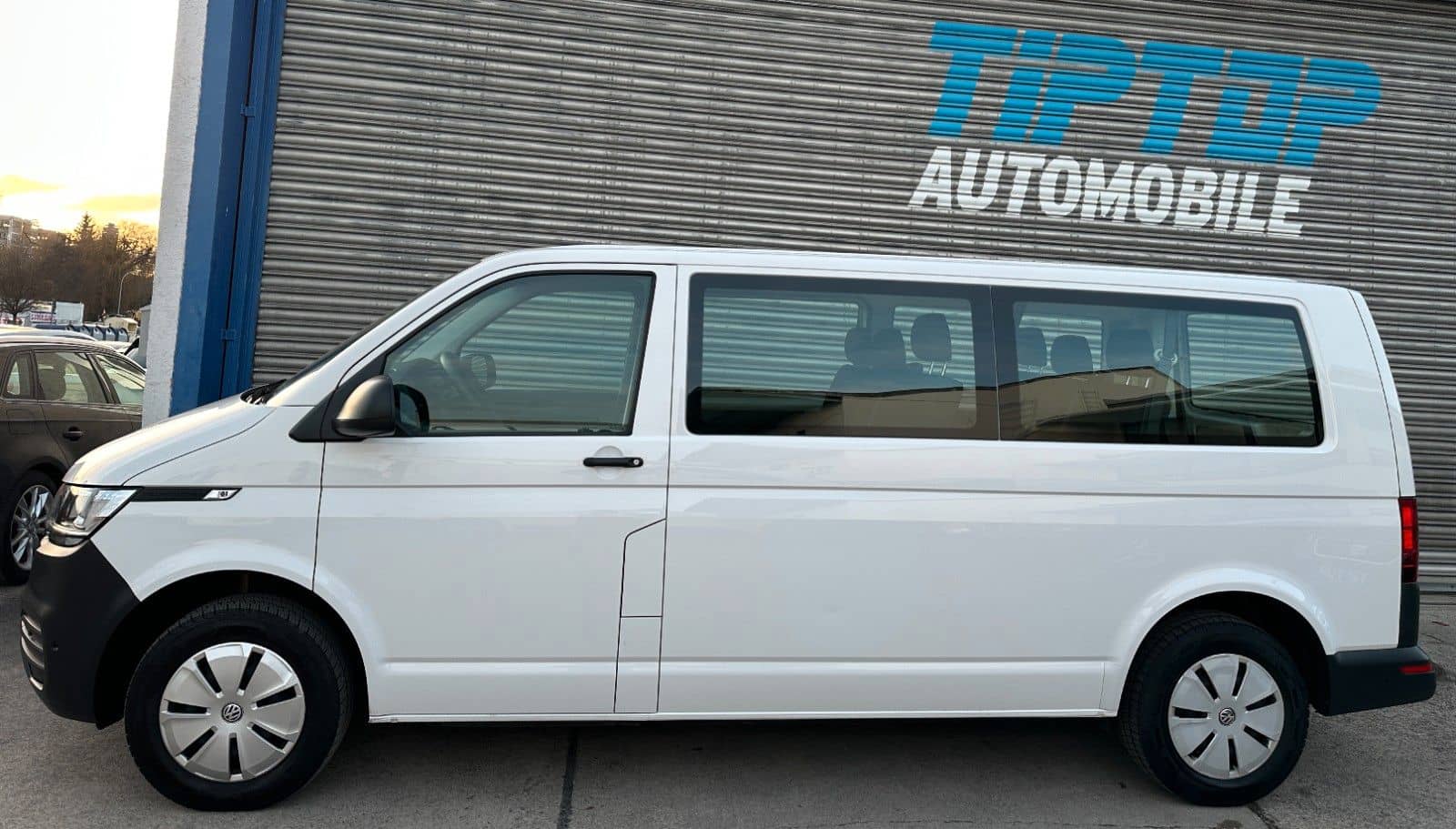 Volkswagen T6.1 Transporter*LANG*9-SITZE*2xKLIMA*PDC*AHK* foto 2