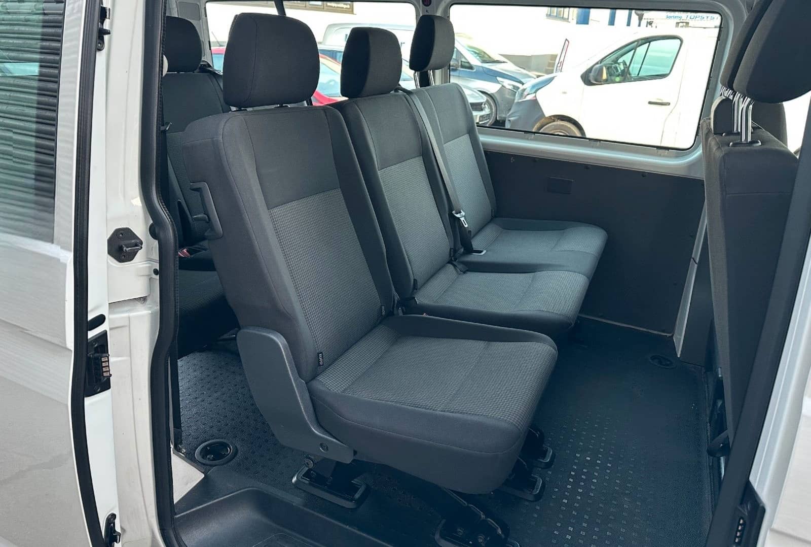 Volkswagen T6.1 Transporter*LANG*9-SITZE*2xKLIMA*PDC*AHK* foto 14