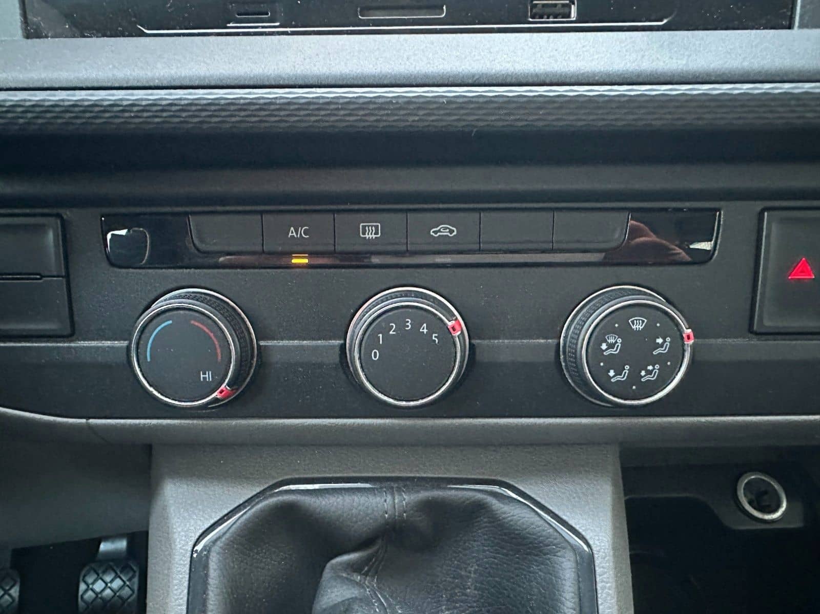 Volkswagen T6.1 Transporter*LANG*9-SITZE*2xKLIMA*PDC*AHK* foto 17