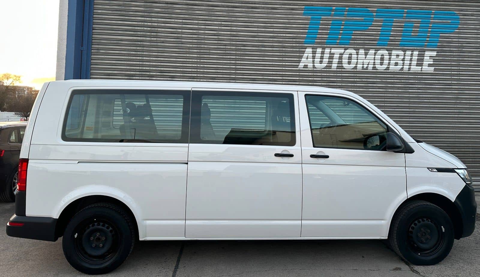 Volkswagen T6.1 Transporter*LANG*9-SITZE*2xKLIMA*PDC*AHK* foto 6
