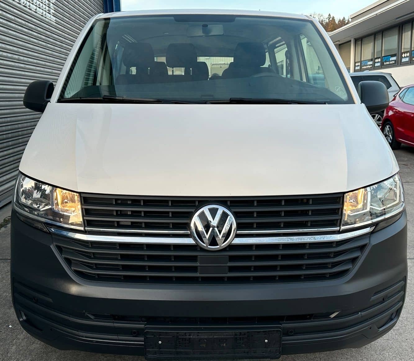 Volkswagen T6.1 Transporter*LANG*9-SITZE*2xKLIMA*PDC*AHK* foto 8