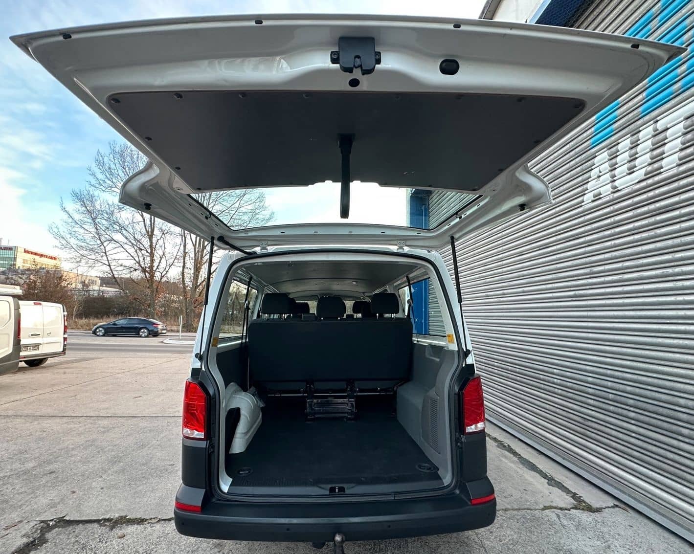 Volkswagen T6.1 Transporter*LANG*9-SITZE*2xKLIMA*PDC*AHK* foto 9