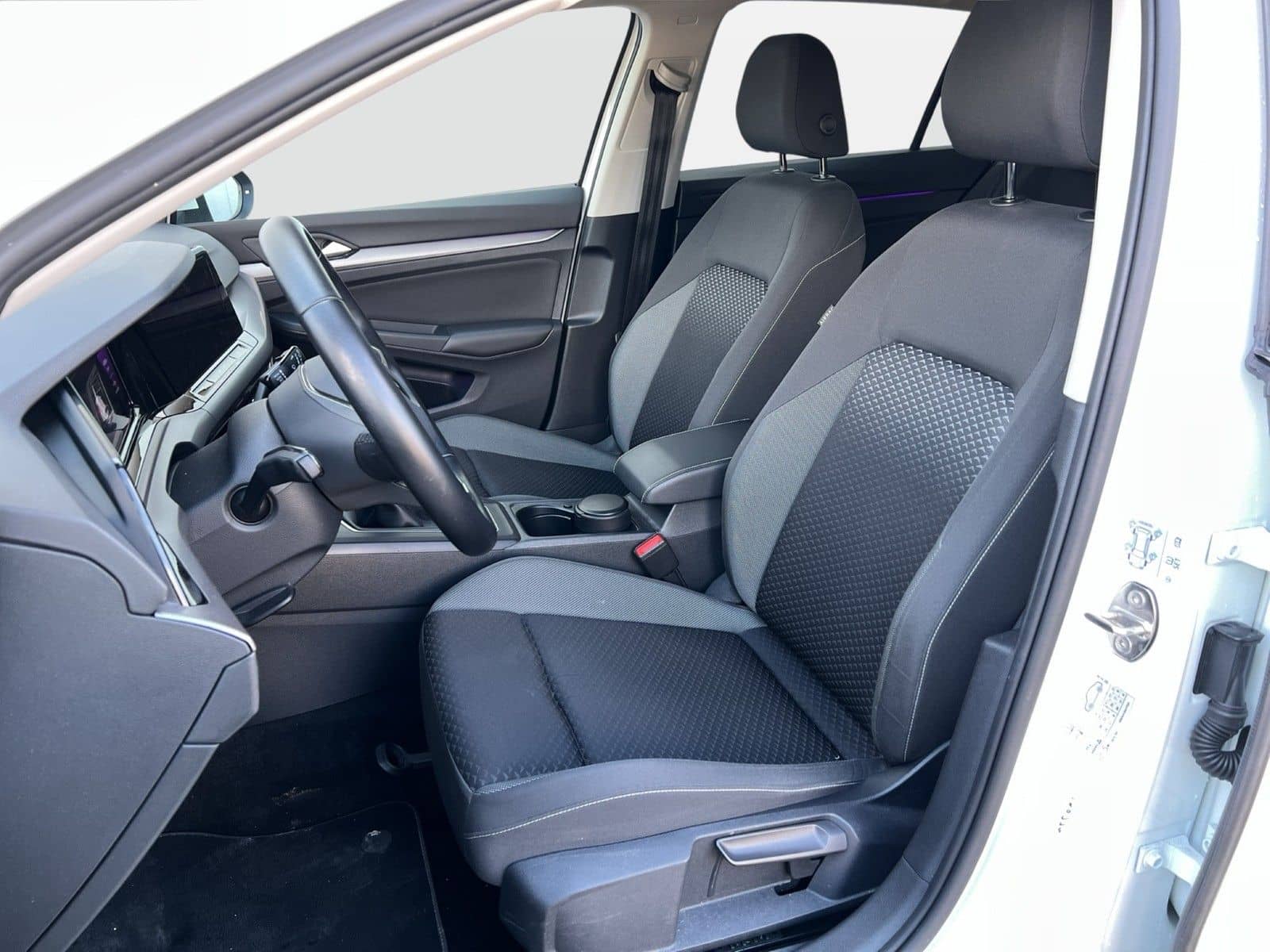 Volkswagen Golf VIII Lim. 1.5 TSI ACTIVE STHZ LED+ HuD RFK foto 6