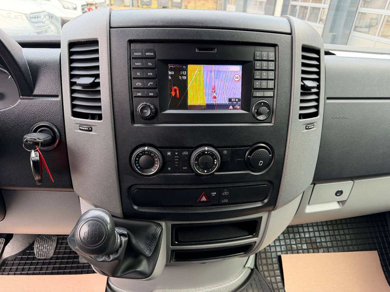 Mercedes-Benz Sprinter Kasten 311 CDI L2H1 RWD Kamera Navi foto 14