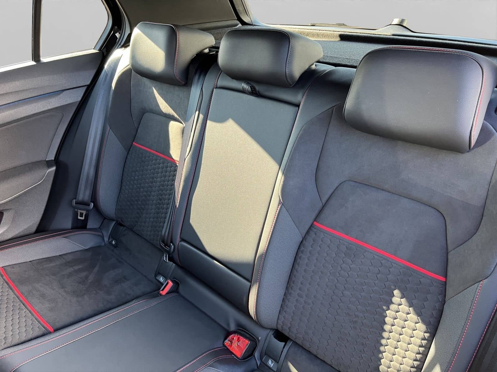 Volkswagen Golf VIII GTI Clubsport Pano+Matrix+Navi+ACC+Kam foto 14