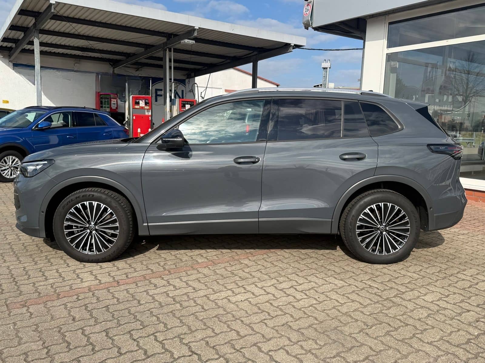 Volkswagen Tiguan 2.0 TDI DSG Matrix 360° AHK Keyless HeadU foto 3