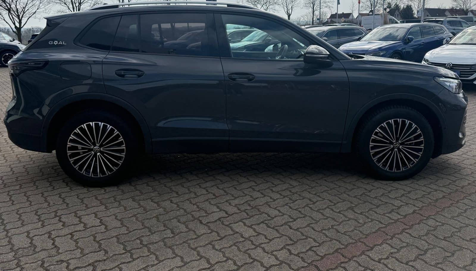 Volkswagen Tiguan 2.0 TDI DSG Matrix 360° AHK Keyless HeadU foto 7