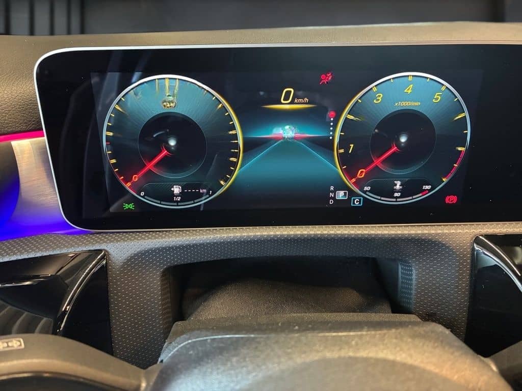 Mercedes-Benz AMG A 45 4M+ AMG+MBUX+Memory+Night+Ambiente+PANO foto 6