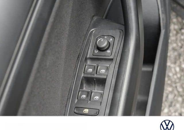 Volkswagen T-Roc 1.5 ACTIVE ACC LM17 NAVI CARPLAY SITZHEIZ. foto 9