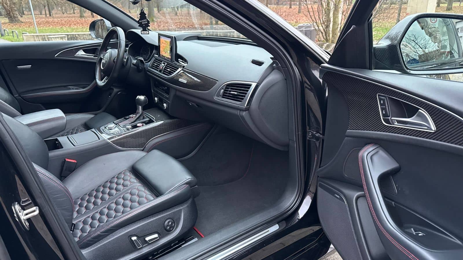 Audi RS6 Avant 4.0 TFSI Quattro/Audi Exclusive/Carbon foto 12