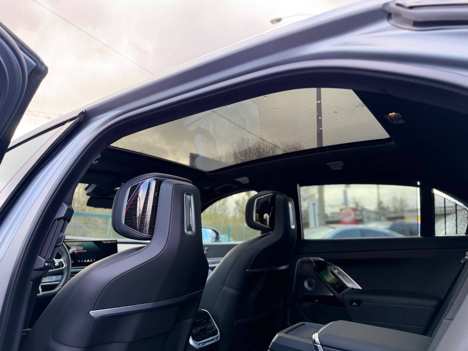 BMW 740 d xDrive M Sport+LED+PANO+LEDER+B&W+STAND foto 13