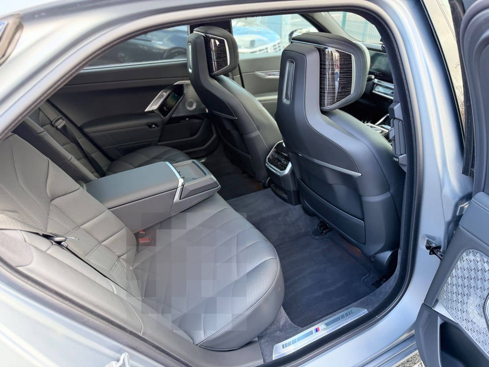 BMW 740 d xDrive M Sport+LED+PANO+LEDER+B&W+STAND foto 15